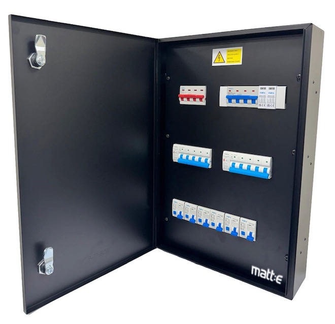 Commercial EV three-phase connection centre